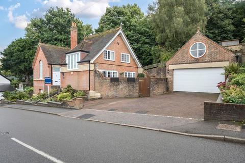 4 bedroom detached house for sale, Town Hill, Lamberhurst, TN3