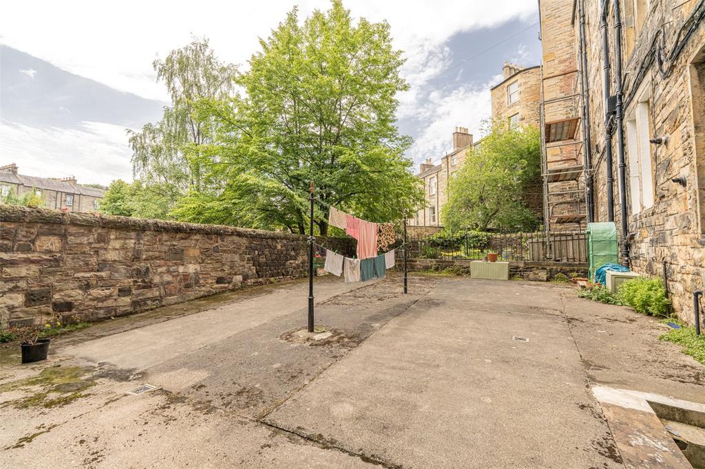Shared Rear Garden
