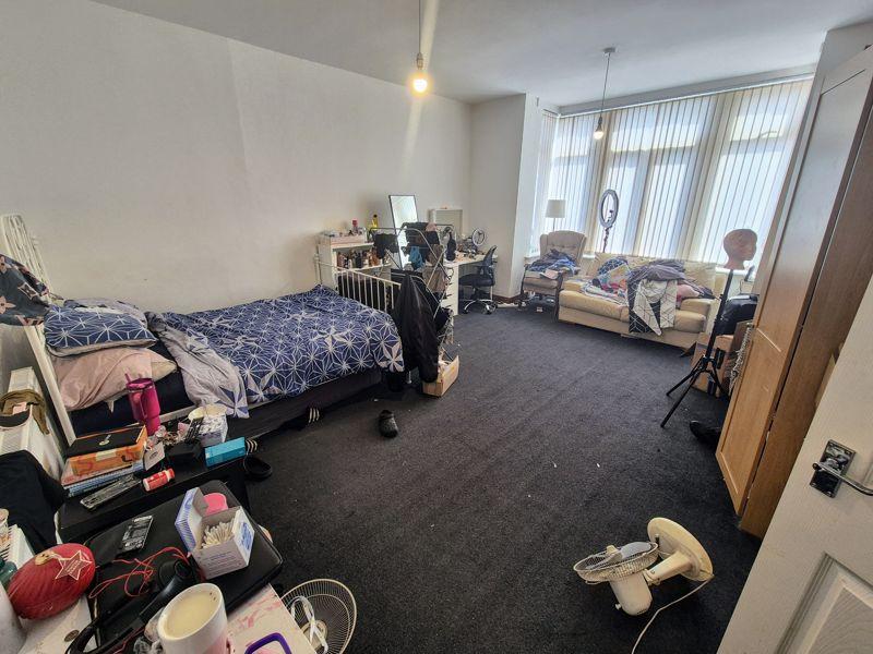 Flat 2 Bedroom