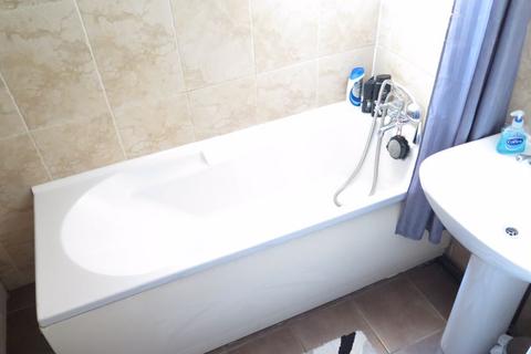 4 Talbot Mount, Leeds, LS4 2PF