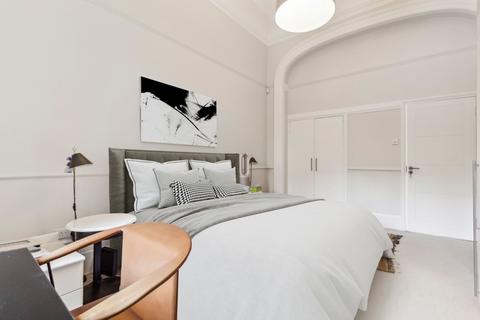 1 bedroom flat for sale, Courtfield Gardens, London