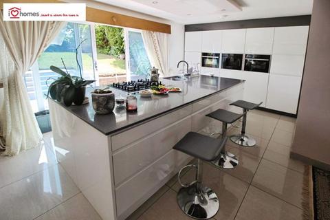 3 bedroom detached bungalow to rent, St Austell Road, Walsall