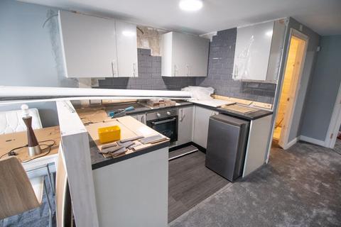 173 Plodder Lane, Farnworth, Bolton, BL4 0BT