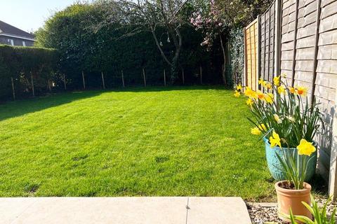 undefined, Beautifully Maintained House Share - Available Now|Wallisdown|£750 pcm (All Bills Included)