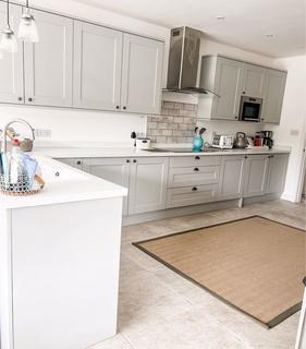 undefined, Beautifully Maintained House Share - Available Now|Wallisdown|£750 pcm (All Bills Included)