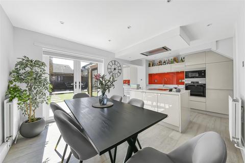 undefined, Surma Close, Whitechapel, London