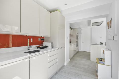 undefined, Surma Close, Whitechapel, London