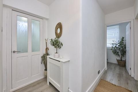 7 Ash Grove, Standish, Wigan, WN6 0DZ