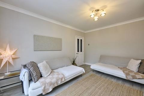 7 Ash Grove, Standish, Wigan, WN6 0DZ