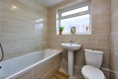 7 Ash Grove, Standish, Wigan, WN6 0DZ