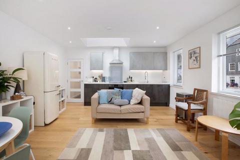 undefined, Brutus Centre, Totnes TQ9