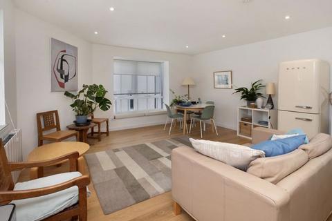 undefined, Brutus Centre, Totnes TQ9
