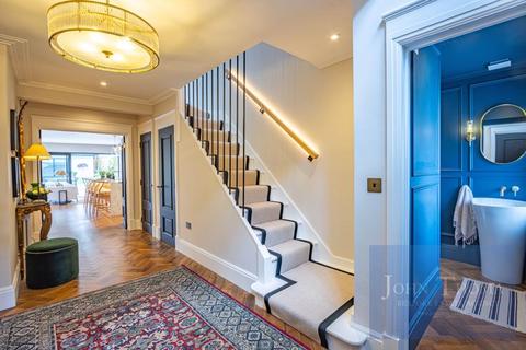 5 bedroom semi-detached house for sale, Grange Crescent, Chigwell IG7