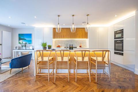 72 Grange Crescent, Chigwell, IG7 5JF