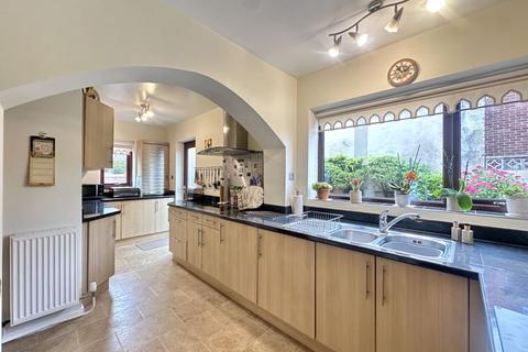 3 bedroom semi-detached house for sale, Nunns Lane, Featherstone WF7