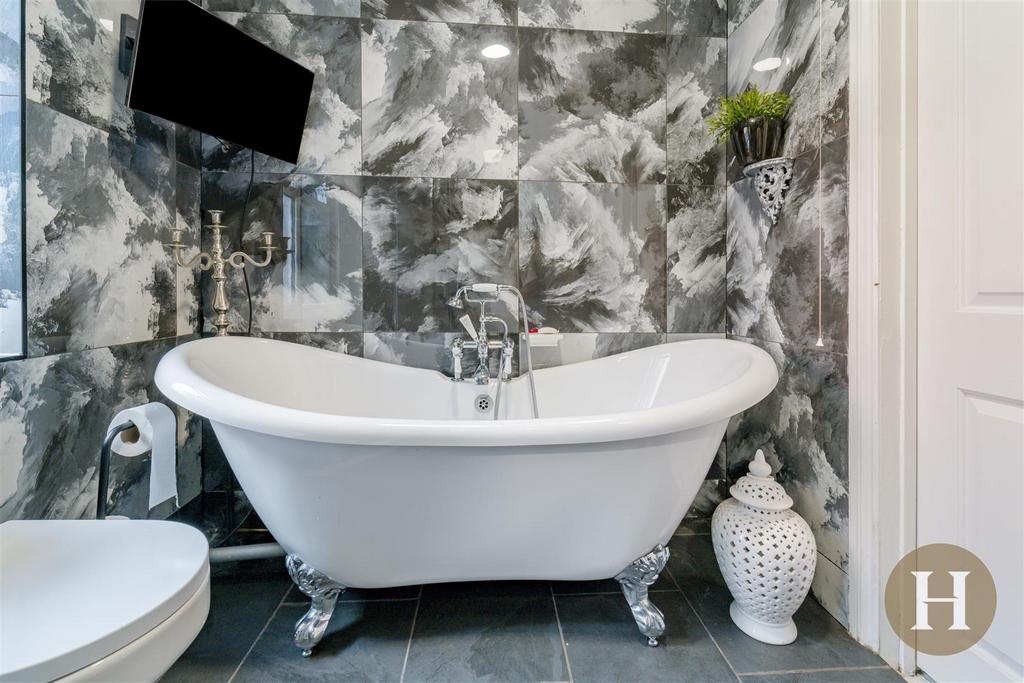 Hadleigh Estate Agents-79.jpg