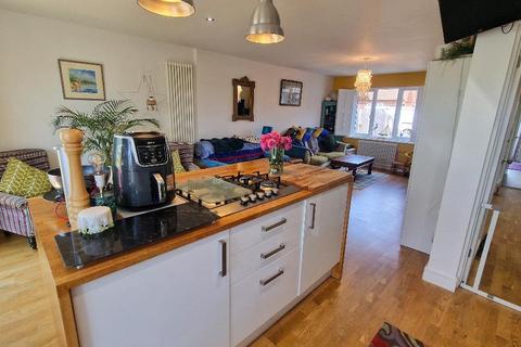 4 bedroom terraced house for sale, Broomlands Close, St Helens, Isle of Wight, PO33 1XH