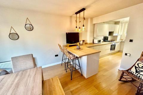 4 bedroom townhouse for sale, Hawshaw Bank, Hoyland, Barnsley, S74 9ND