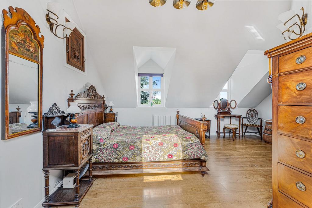MASTER SUITE.jpg