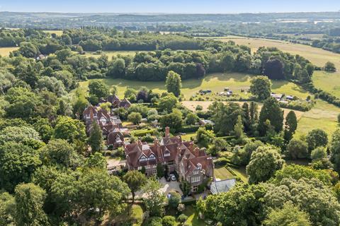 2, Lyle House Maidenhatch, Pangbourne, Reading, RG8 8HL