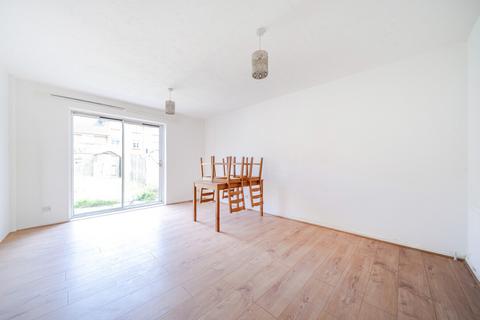 18 Kennedy Close, Mitcham, CR4 2AR