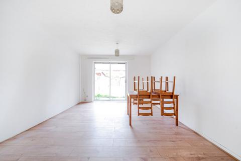 18 Kennedy Close, Mitcham, CR4 2AR