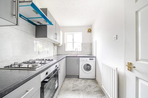 18 Kennedy Close, Mitcham, CR4 2AR