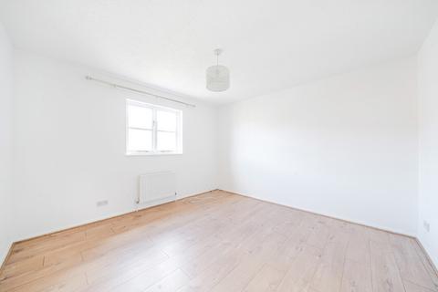 18 Kennedy Close, Mitcham, CR4 2AR
