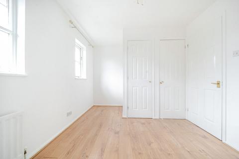 18 Kennedy Close, Mitcham, CR4 2AR