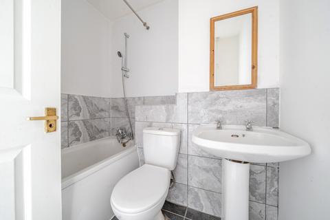 18 Kennedy Close, Mitcham, CR4 2AR