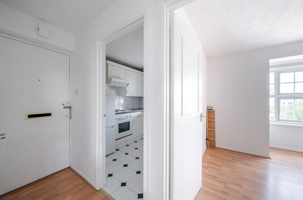 1316105-6-685e683...