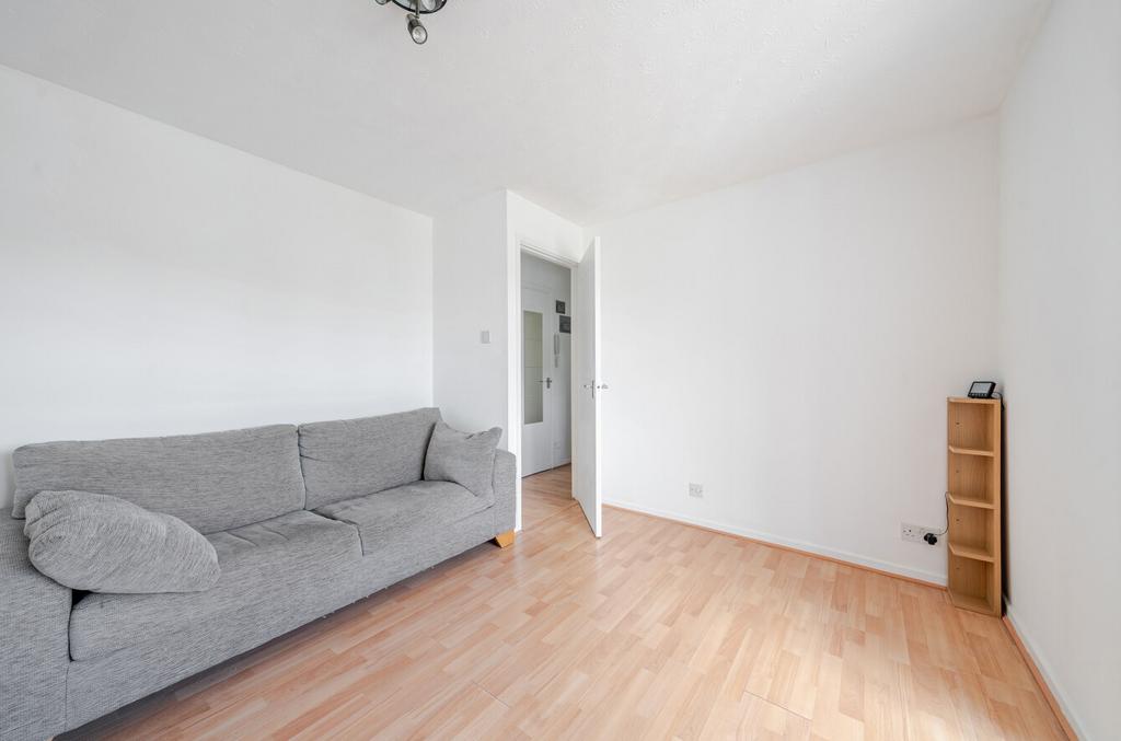 1316105-3-685e67f...