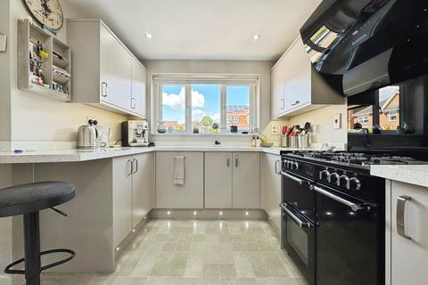 5 Roddis Close, Dinnington, Sheffield, S25 2XH