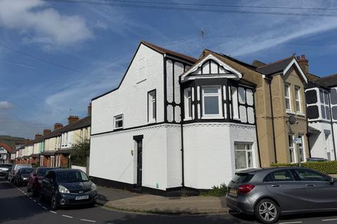 2 bedroom end of terrace house for sale, Station Road, Kent CT19