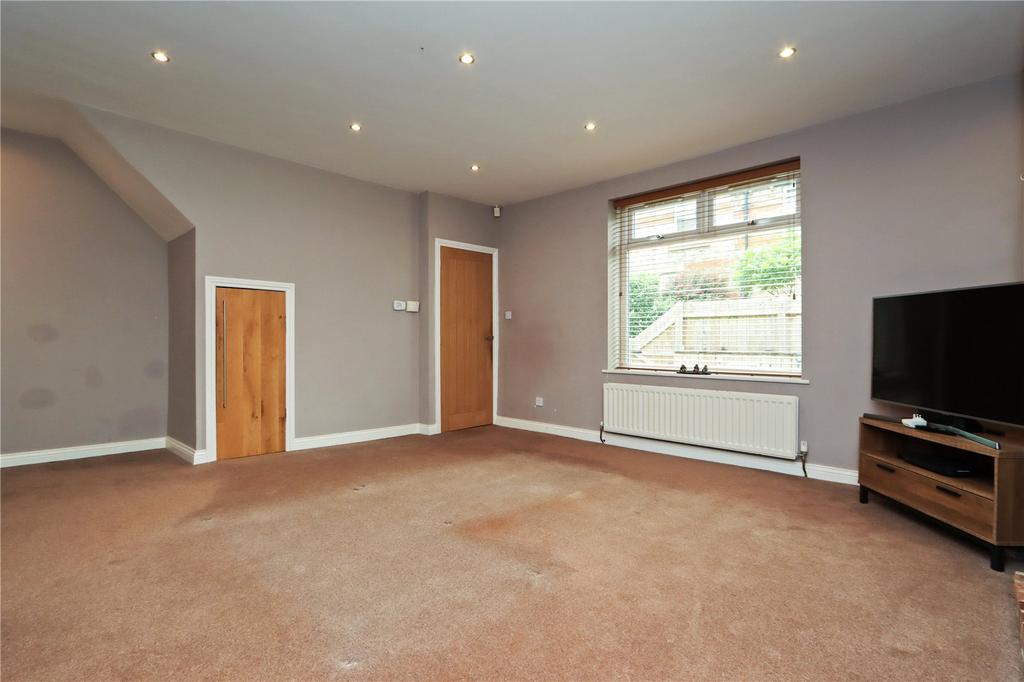 Living Room Pic 4