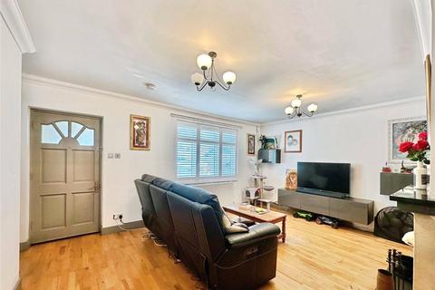 39 Leechcroft Avenue, Swanley, BR8 8AP