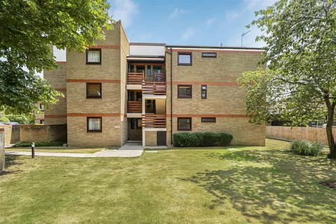 1 bedroom flat for sale, Beaulands Close, Cambridge CB4