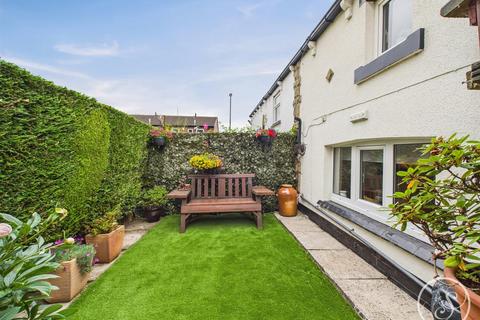 2 bedroom cottage for sale, Town Street, Middleton, Leeds