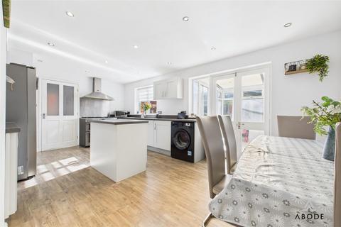 22 Bentley Road, Uttoxeter, ST14 7EW