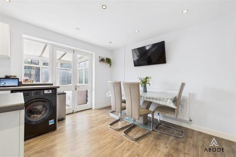 22 Bentley Road, Uttoxeter, ST14 7EW