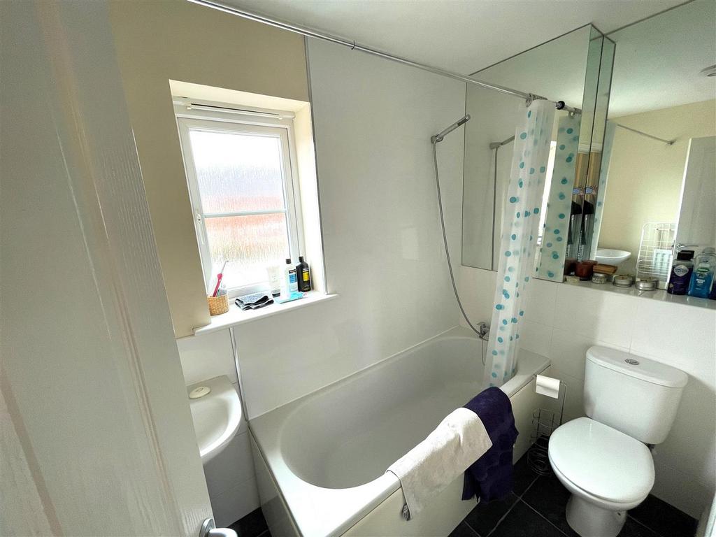 Bathroom.jpg