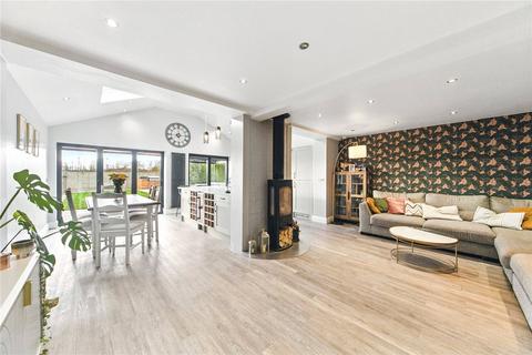 4 bedroom detached house for sale, Woodhouse Lane, East Ardsley, Wakefield, West Yorkshire