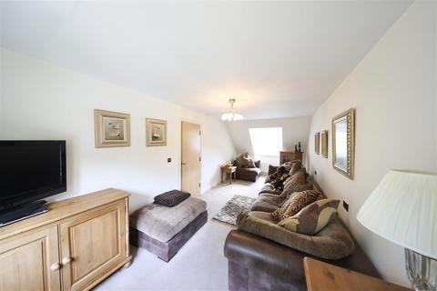 4 bedroom end of terrace house for sale, Laurel Court, Beverley