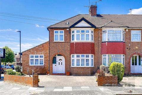 3 bedroom end of terrace house for sale, Lynmouth Avenue, Enfield