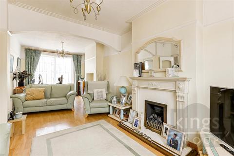 3 bedroom end of terrace house for sale, Lynmouth Avenue, Enfield