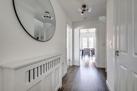 3 bedroom detached house for sale, Alice Gardens, Rochford, SS4