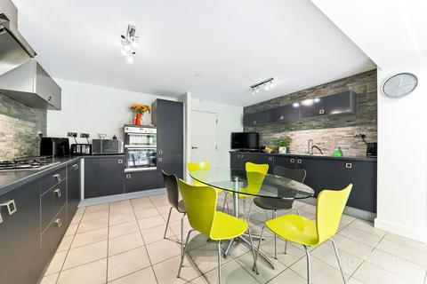 5 bedroom townhouse for sale, Madison Walk, Pontefract WF7