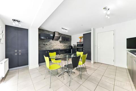 5 bedroom townhouse for sale, Madison Walk, Pontefract WF7