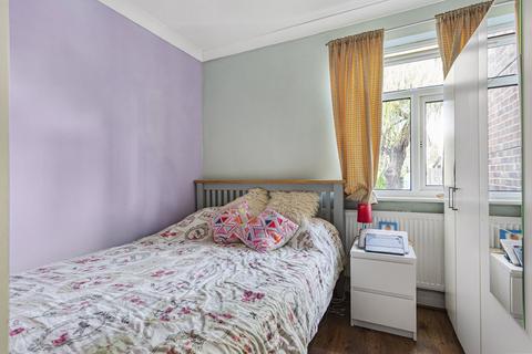 2 bedroom apartment for sale, Cole Park Gardens, Twickenham, TW1