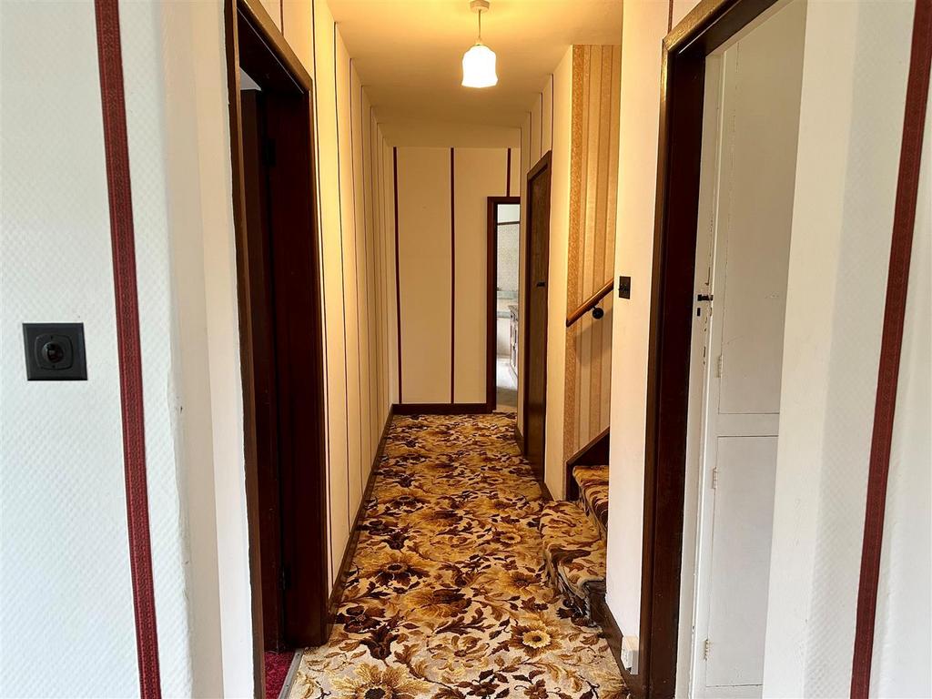 Hallway.jpg